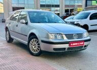 VOLKSWAGEN BORA 1.6 gasolina 105cv