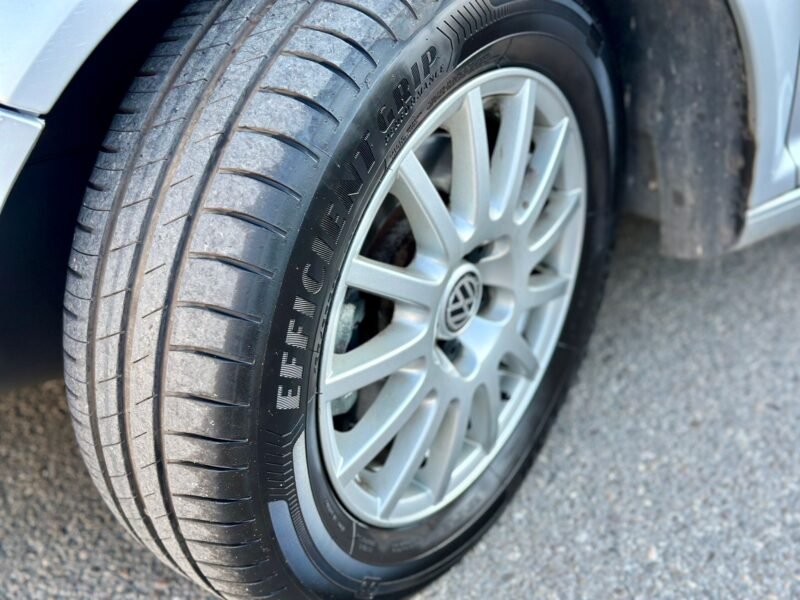 VOLKSWAGEN BORA 1.6 gasolina 105cv