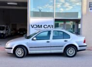 VOLKSWAGEN BORA 1.6 gasolina 105cv