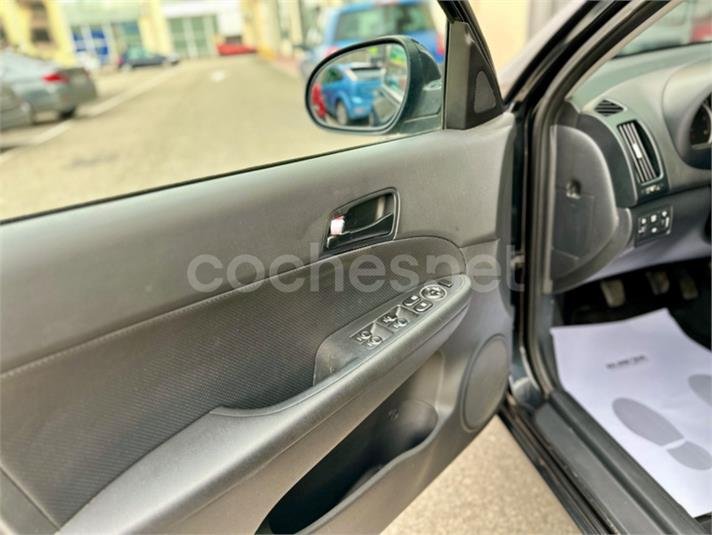 HYUNDAI i30 2.0 CRDi VGT Premium 5p.