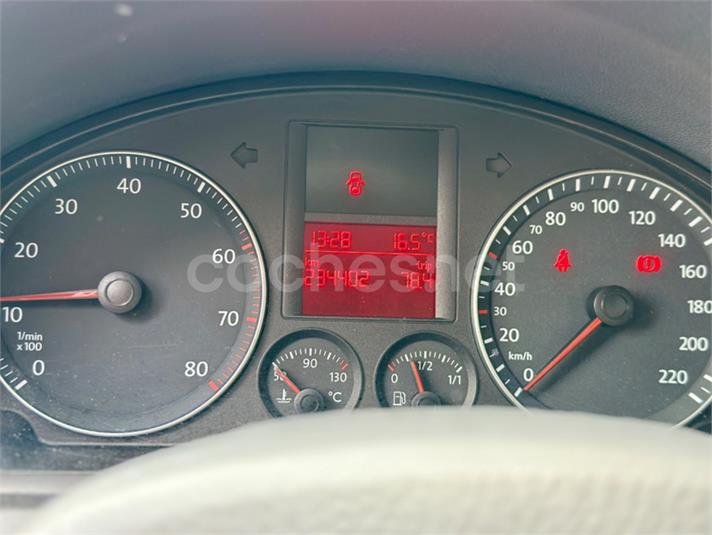 VOLKSWAGEN Golf 1.4 Conceptline 5p.