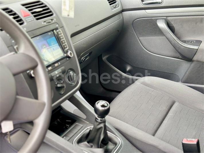 VOLKSWAGEN Golf 1.4 Conceptline 5p.