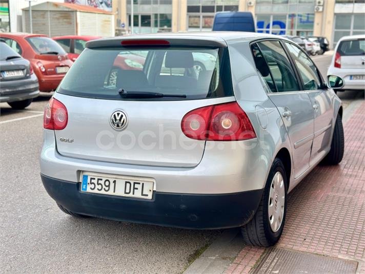 VOLKSWAGEN Golf 1.4 Conceptline 5p.