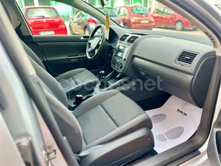 VOLKSWAGEN Golf 1.4 Conceptline 5p.