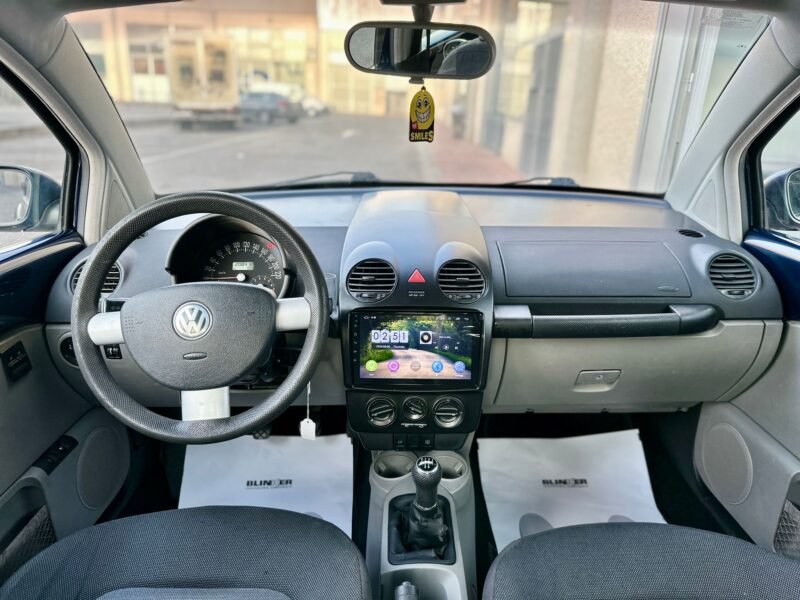 VOLKSWAGEN New Beetle 1.6 gasolina