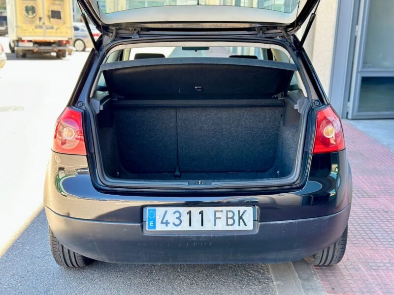VOLKSWAGEN Golf V 1.6 gasolina