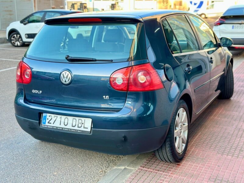 VOLKSWAGEN Golf 1.6 gasolina 102cv