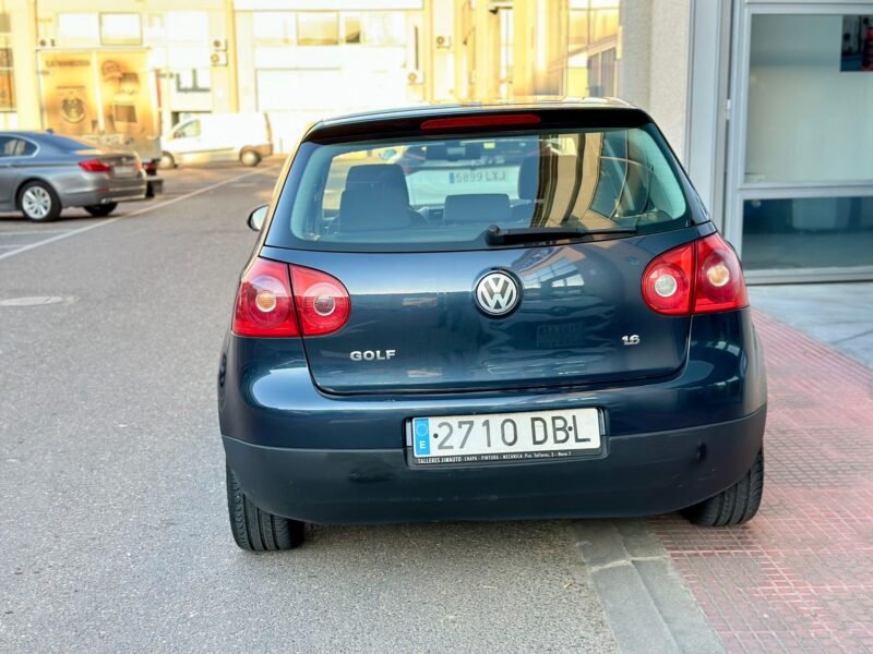 VOLKSWAGEN Golf 1.6 gasolina 102cv