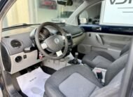 VOLKSWAGEN New Beetle 1.6 gasolina