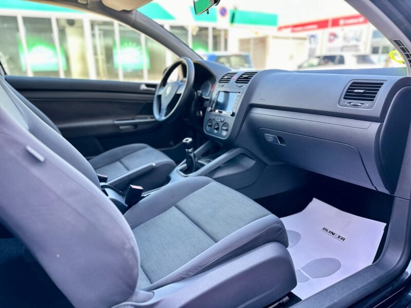 VOLKSWAGEN Golf V 1.6 gasolina