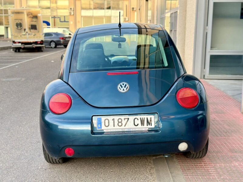 VOLKSWAGEN New Beetle 1.6 gasolina