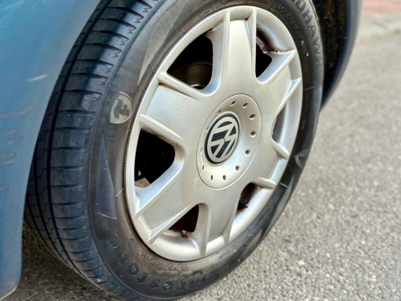 VOLKSWAGEN New Beetle 1.6 gasolina