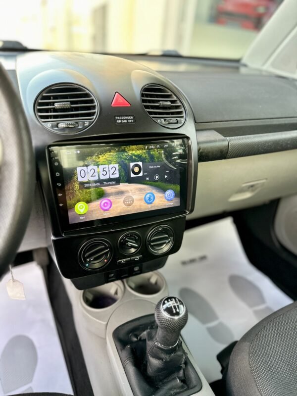 VOLKSWAGEN New Beetle 1.6 gasolina