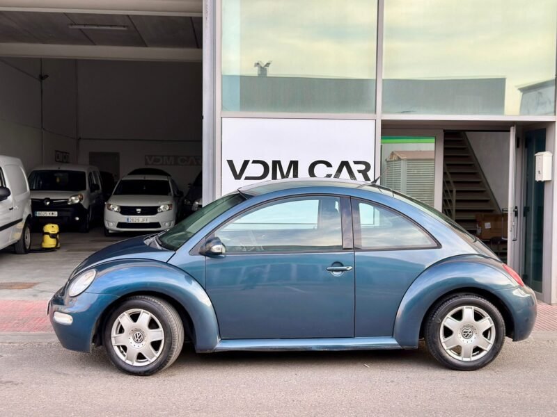 VOLKSWAGEN New Beetle 1.6 gasolina