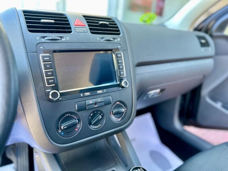 VOLKSWAGEN Golf V 1.6 gasolina