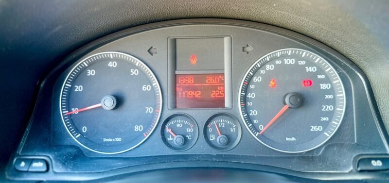 VOLKSWAGEN Golf V 1.6 gasolina