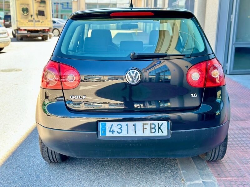 VOLKSWAGEN Golf V 1.6 gasolina
