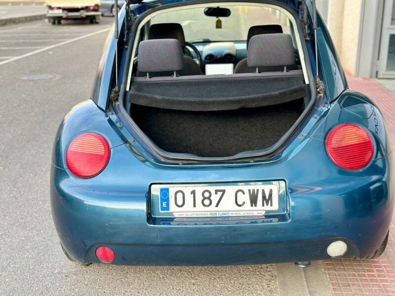 VOLKSWAGEN New Beetle 1.6 gasolina