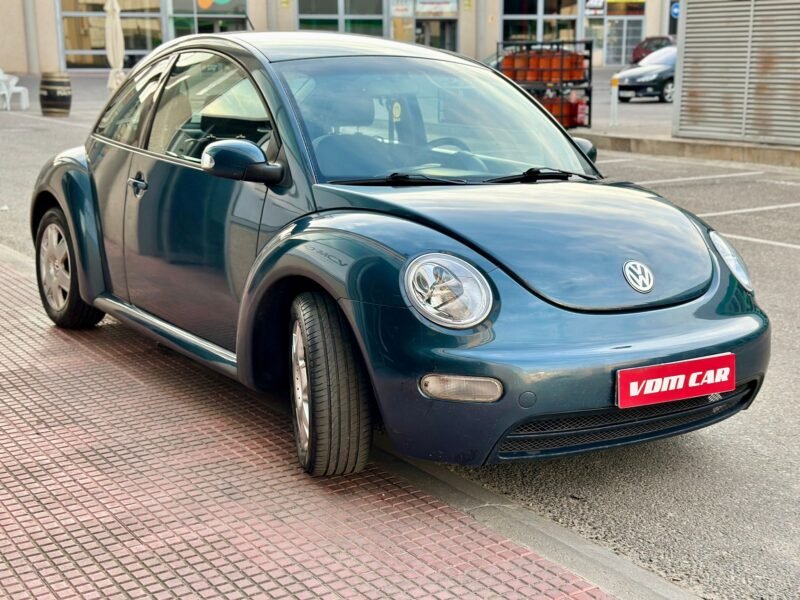 VOLKSWAGEN New Beetle 1.6 gasolina