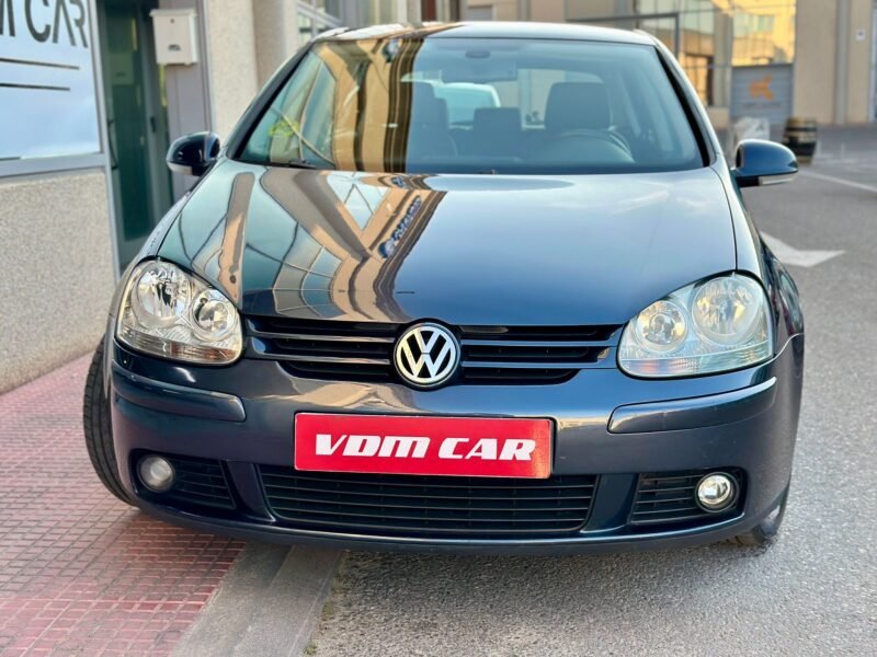 VOLKSWAGEN Golf 1.6 gasolina 102cv