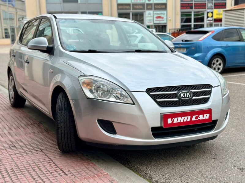 KIA ceed 1.4 Conceptline 5p.
