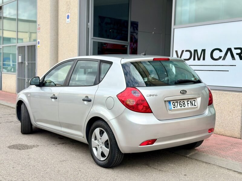 KIA ceed 1.4 Conceptline 5p.