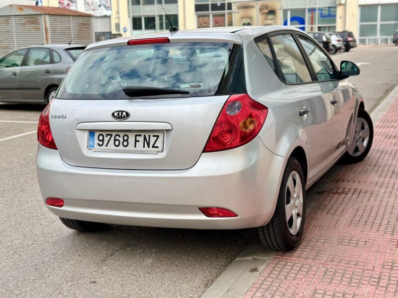 KIA ceed 1.4 Conceptline 5p.