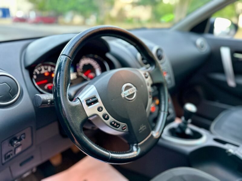 NISSAN Qashqai +2 2.0 gasolina