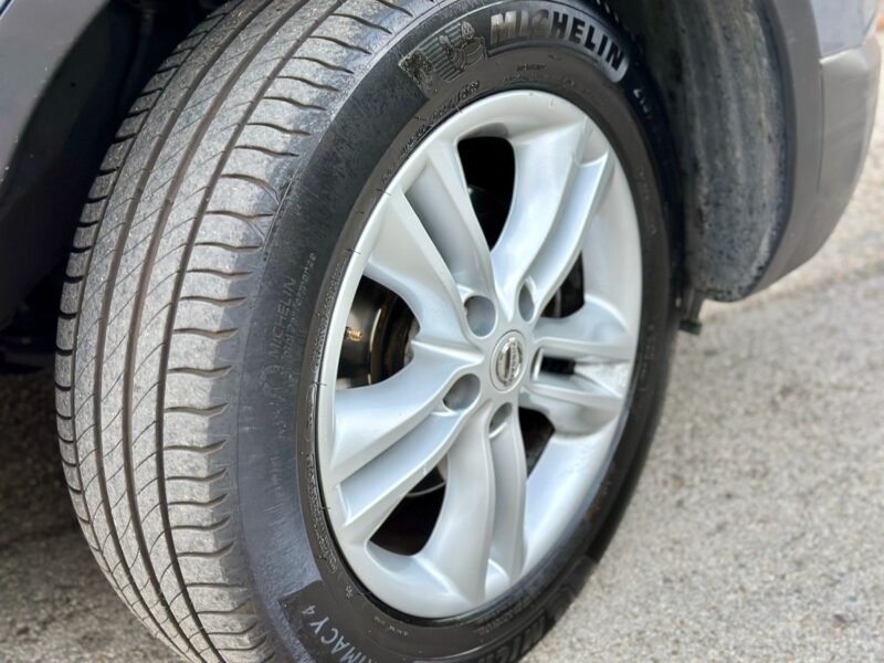 NISSAN Qashqai +2 2.0 gasolina