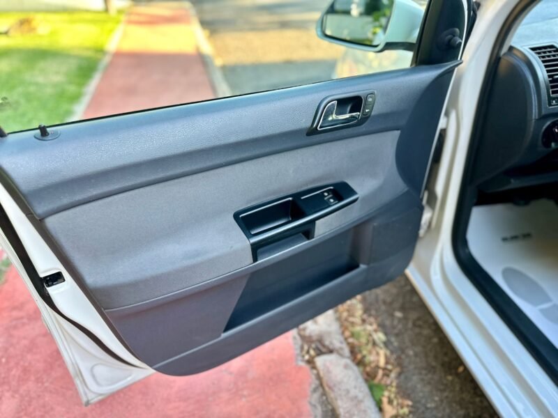 VOLKSWAGEN POLO 1.4 gasolina 80cv