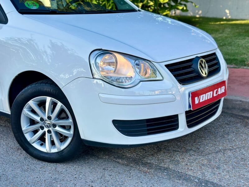 VOLKSWAGEN POLO 1.4 gasolina 80cv