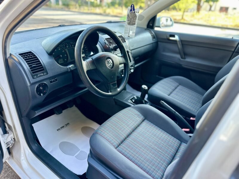 VOLKSWAGEN POLO 1.4 gasolina 80cv