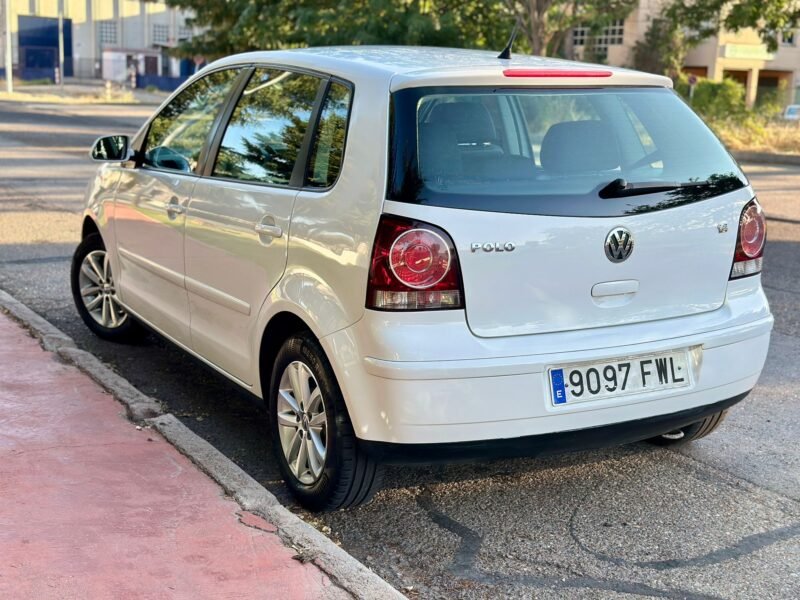 VOLKSWAGEN POLO 1.4 gasolina 80cv