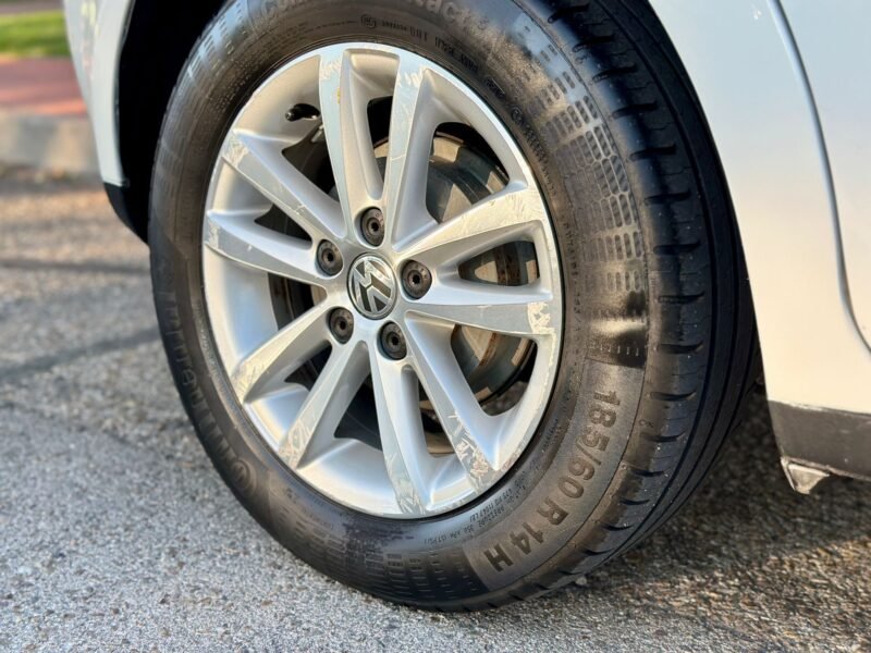 VOLKSWAGEN POLO 1.4 gasolina 80cv