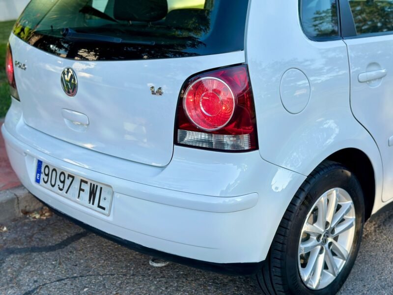 VOLKSWAGEN POLO 1.4 gasolina 80cv