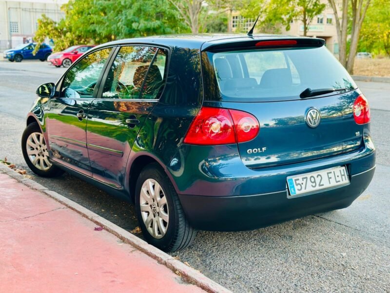 VOLKSWAGEN Golf 1.6 Higline 102cv gasolina