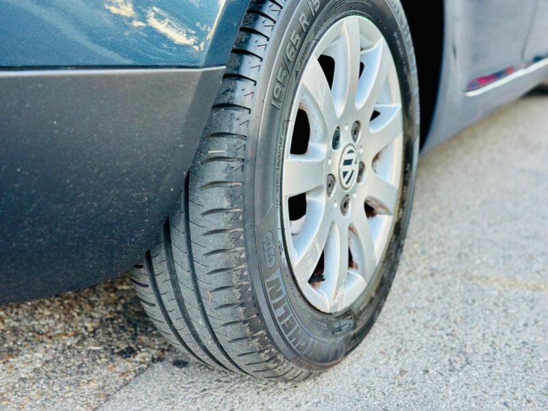 VOLKSWAGEN Golf 1.6 Higline 102cv gasolina