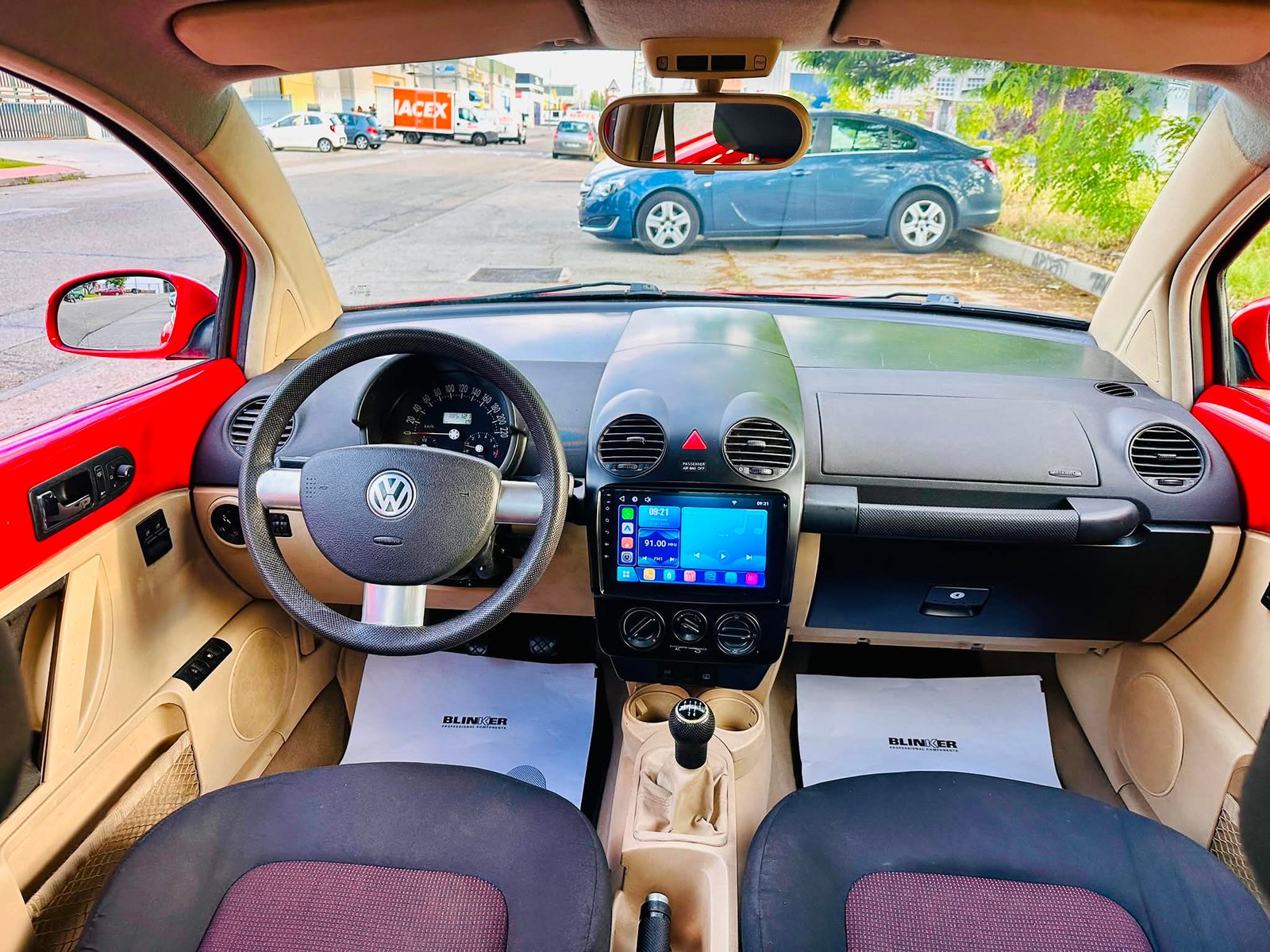VOLKSWAGEN New Beetle 1.6 gasolina 102cv