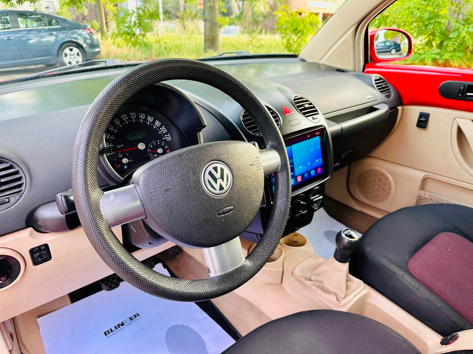 VOLKSWAGEN New Beetle 1.6 gasolina 102cv