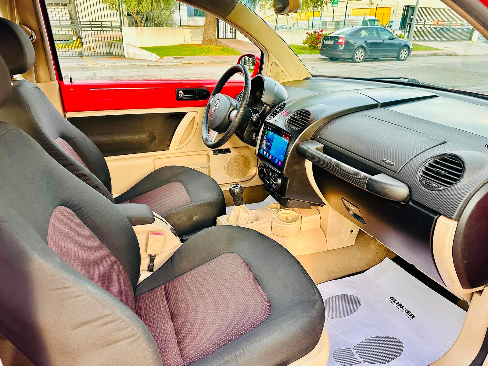 VOLKSWAGEN New Beetle 1.6 gasolina 102cv