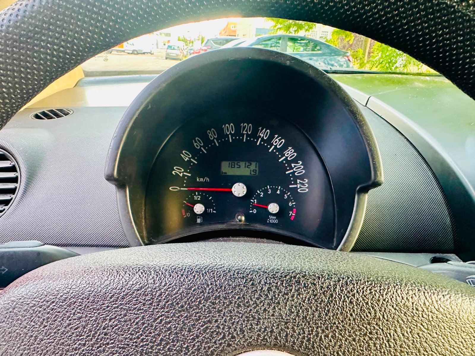 VOLKSWAGEN New Beetle 1.6 gasolina 102cv