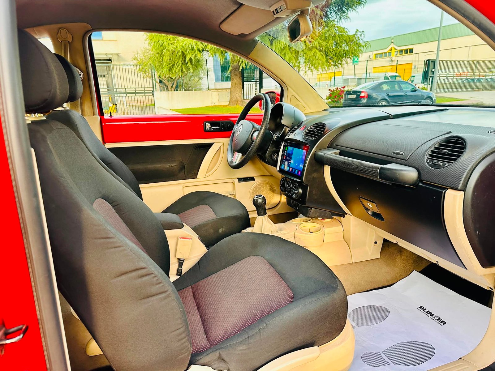 VOLKSWAGEN New Beetle 1.6 gasolina 102cv