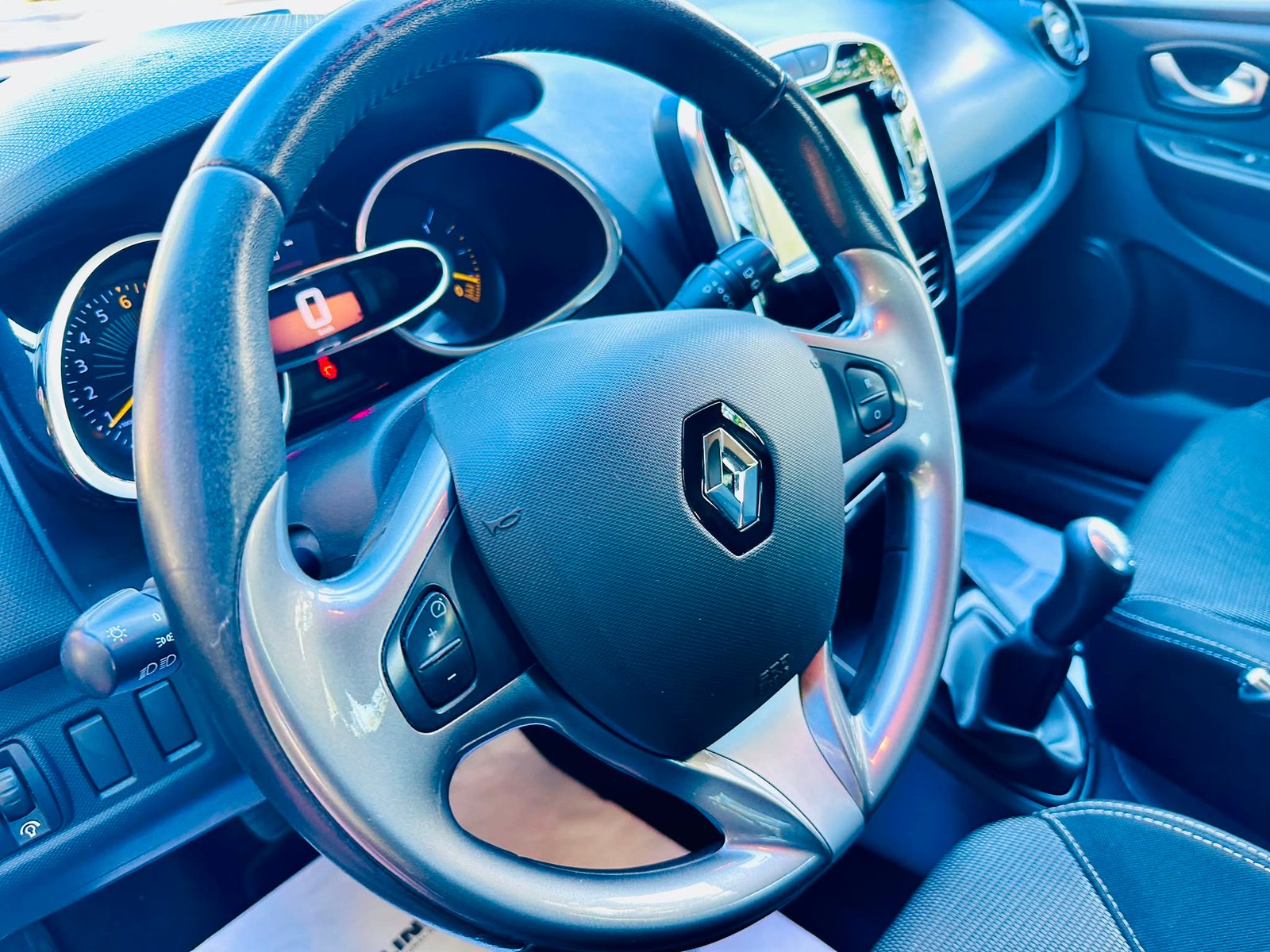 RENAULT Clio 1.2 Expresion 75cv